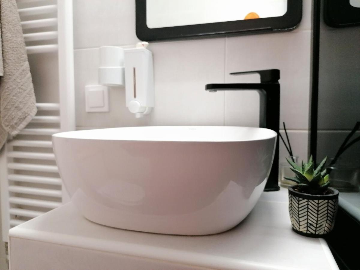 Athens Pangrati Modern Apt 10Min To Metro Luaran gambar